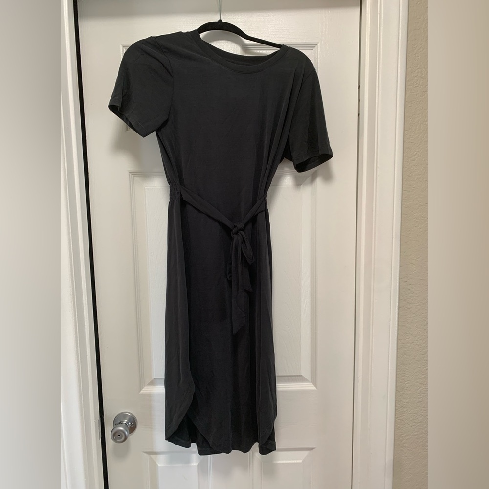 Z supply short sleeved midi dress